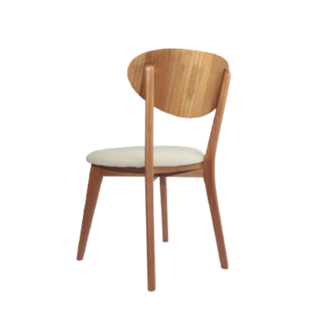 Cadeira Manu 16 - Encosto Curvo em Madeira Cinamomo