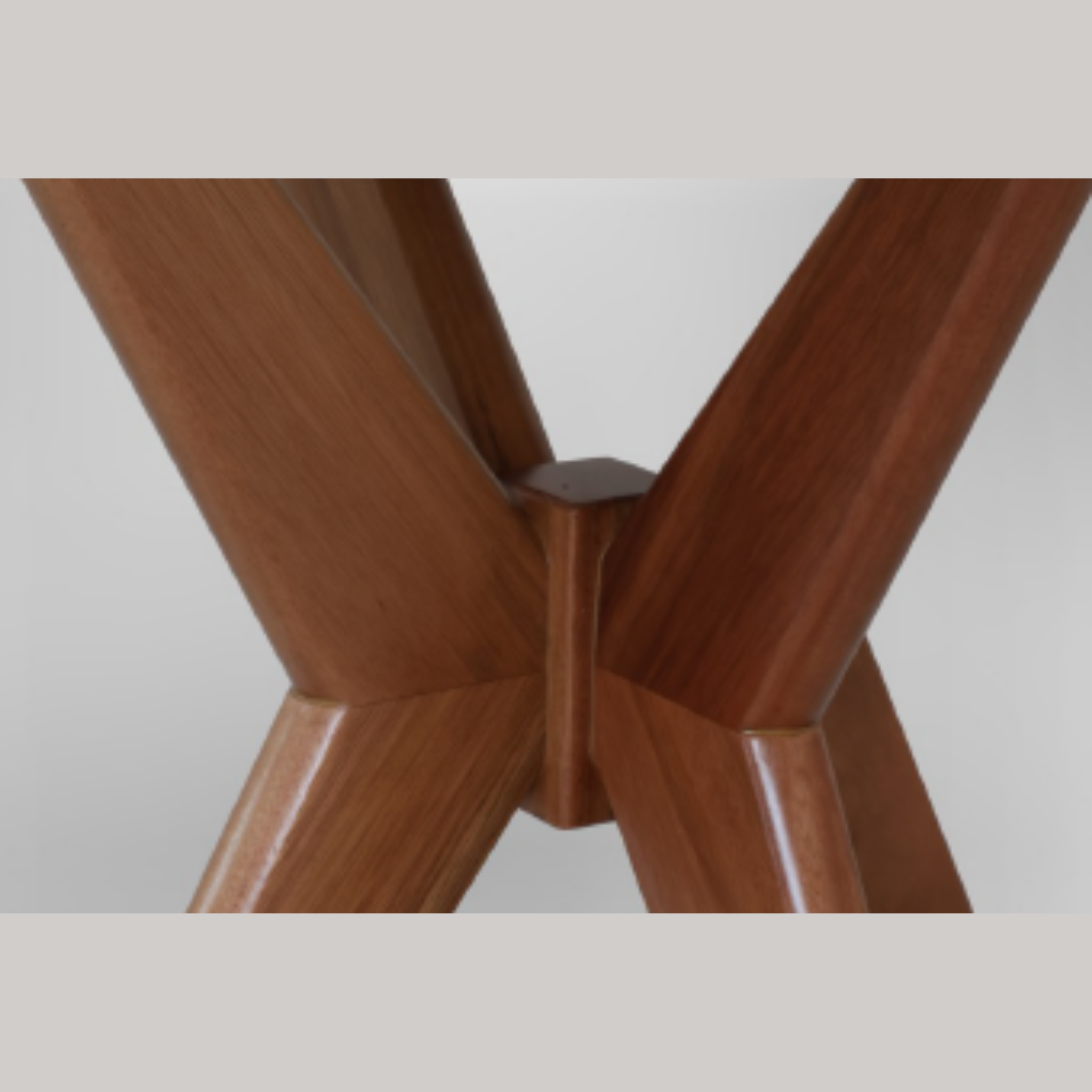 Mesa Atraente Redonda com Base Cruzada - Tampo Laca Off-White 1,20