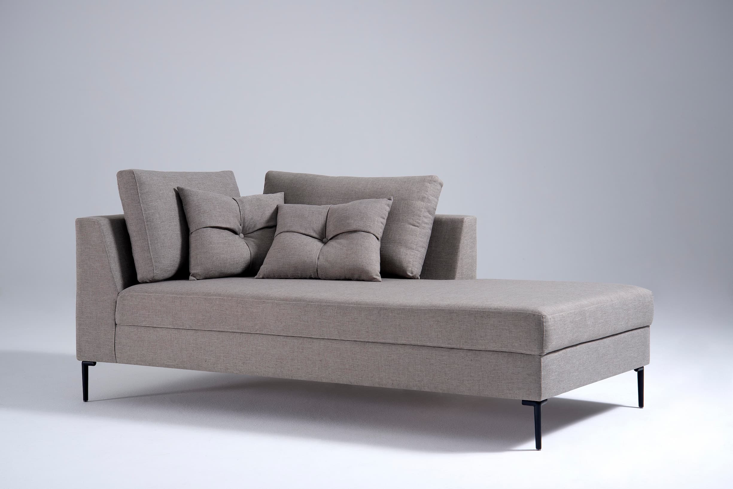 Chaise Cécile – 1,85m | Estilo, Conforto e Versatilidade